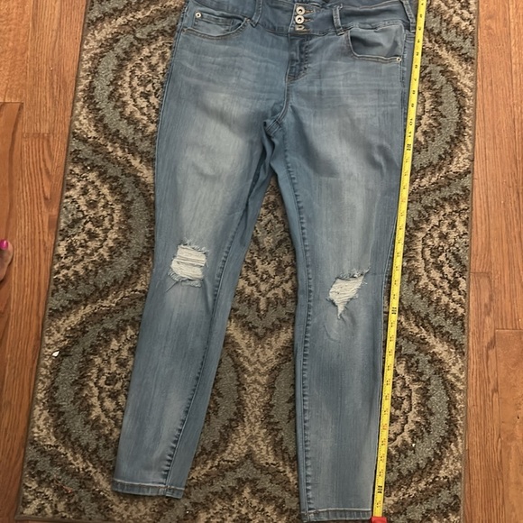 Torrid jeans in a size 14 regular. - Picture 5 of 8